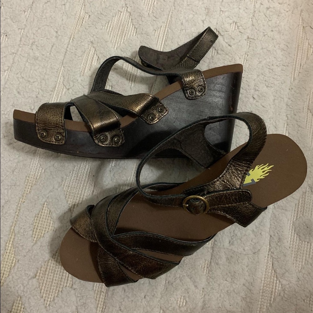 Volatile wedges